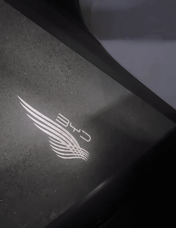 Xevaban.com ở 214 Giải Phóng là đơn vị chuyên cung cấp phụ kiện oto, đồ chơi oto, đồ chơi m6, phụ kiện m6, xevaban, 214 giải phóng, đèn chào mừng m6, đèn led cửa xe m6, đèn logo chiếu cửa m6, đèn led chào mừng m6.